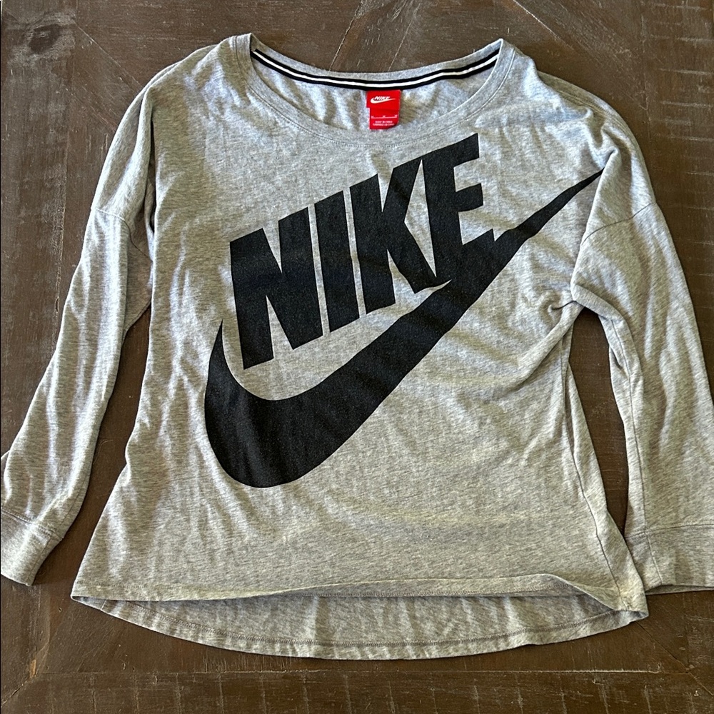 Nike Women's Heather Gray Long Sleeve Tee